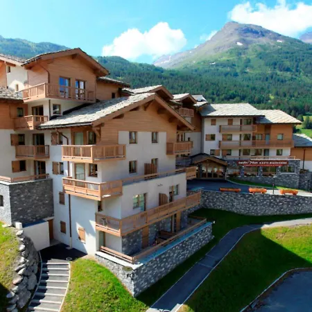 Spacieux Pour 6 A Lanslevillard, Au Pied Des Pistes Avec Balcon Et Parking - Fr-1-508-46 Apartment *